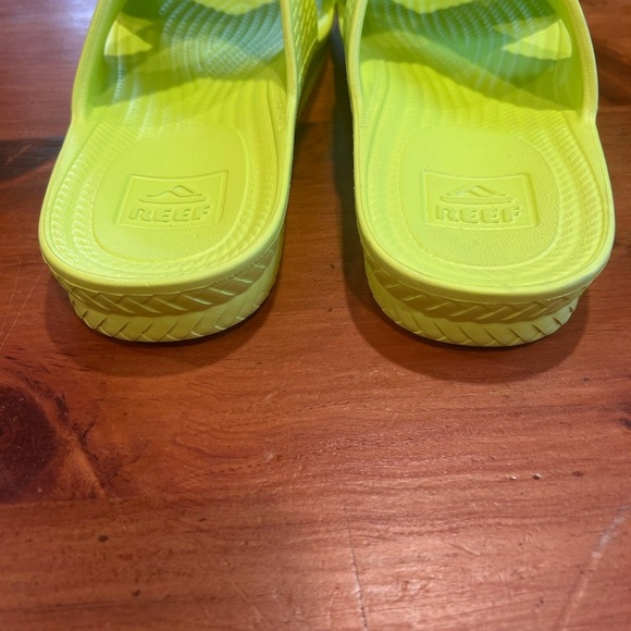 Reef Women's Water Xslide Lime Size 9. Beach Neon - Picture 6 of 8